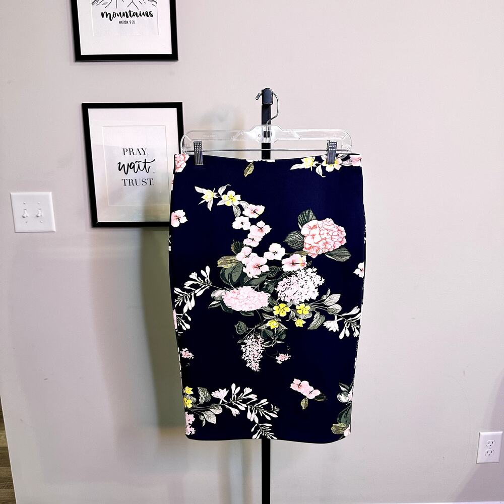 New York & Company Women Size M Navy Blue Skirt